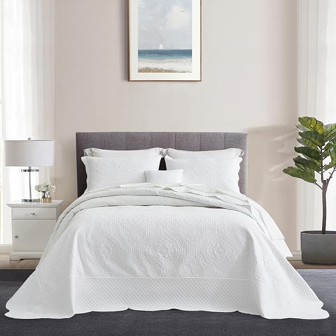 HZ & HY Oversized King Bedspread 138x122 Extra Wide, Ultrasonic Coverlet Bedding Set, Lightweight Thin Comforter, Reversible, 5 Piece, 100% Microfiber, California/Alaskan King, White