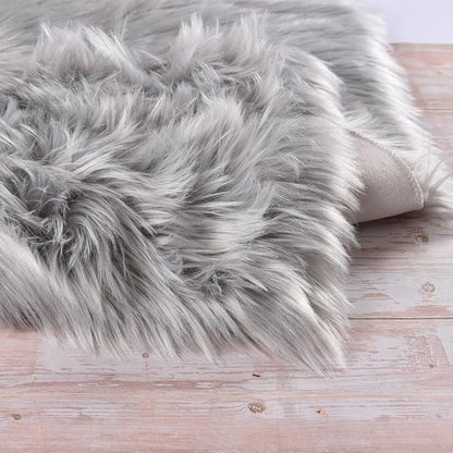 Light Silver Gray Faux Washable Shaggy Fur Rugs for Bedroom Plush Area Rugs for Living Room 2x3 Nursery Rug Home Room Décor