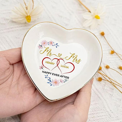 Personalized Couple Ring Dish Engagement Gifts for Wedding, Mr and Mrs Jewelry Tray, Ceramic Ring Holder, Bridal Shower Gift for Wife Husband, Romantic Love Gift for Married Couples