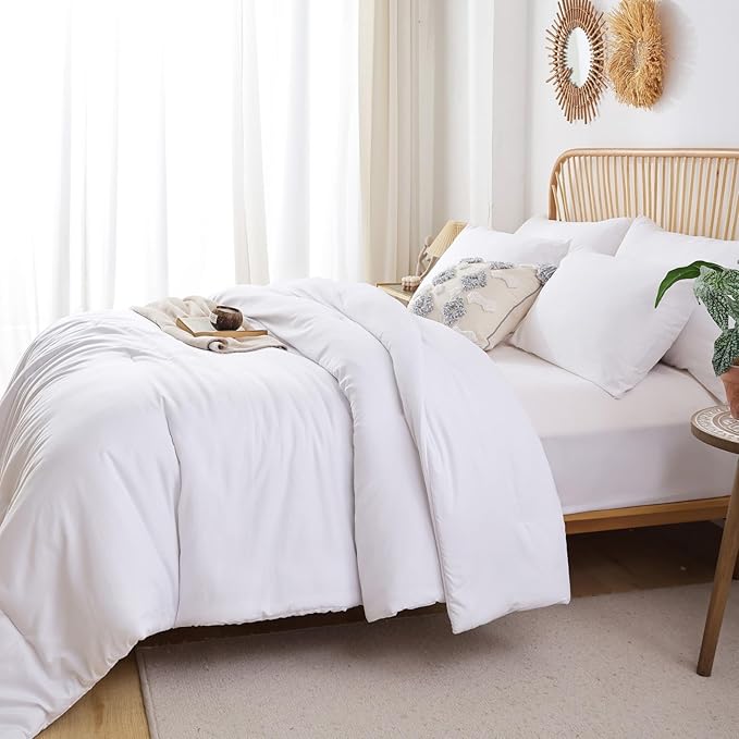ROSGONIA King Size Comforter Set White, 3pcs(1 Boho White Comforter King & 2 Pillowcases) All Season Bedding Lightweight Hotel Bedspread Blanket