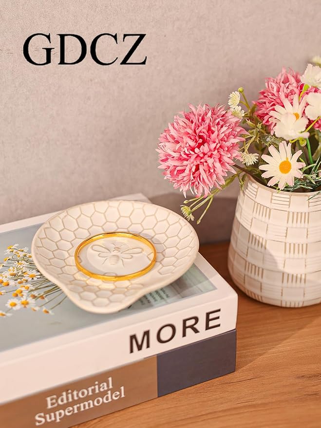 GDCZ Ceramic Jewelry Tray, 5.3" Decorative Dish, Personalized Jewelry Trays Tray with Pattern, Gifts for Friends, Sisters and Women,Set of 2 (White)