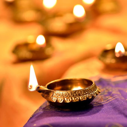 Hashcart Brass Diya for Pooja Kuber Diya [ Pack of 4 Pc ] - Diwali Diyas Diya Lamp for Puja Traditional Indian Oil Lamp Kutthu vilakku Deepam for Diwali Decoration - Indian Diwali Gifts