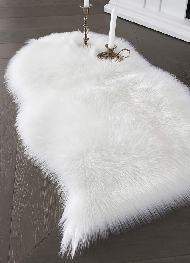 SERISSA Faux Sheepskin Fur Area Rug White Fur Chair Cover Seat Pad Small Fuzzy Rug for Bedroom Floor Sofa Living Room Decor 2x3 Feet