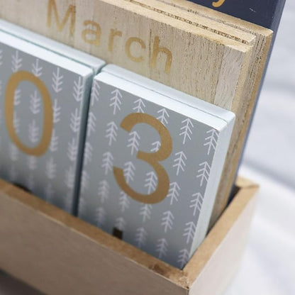 Wooden Perpetual Calendar for Desk, Metal Wood Month Date Display for Teachers, Students, Classroom, Rustic Farmhouse Office Decor, Desk Accessories (Snowflake printed)