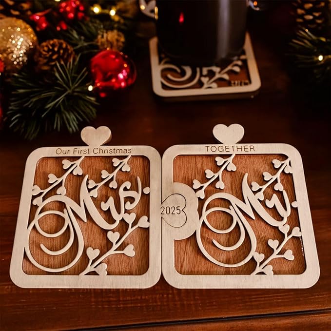 Mr & Mrs 2025 Wooden Puzzle Coaster Set – Our First Christmas Together Gift for Couple, Newlywed, Engagement, Anniversary Present, Rustic Wood Decor, Wedding Gift Idea