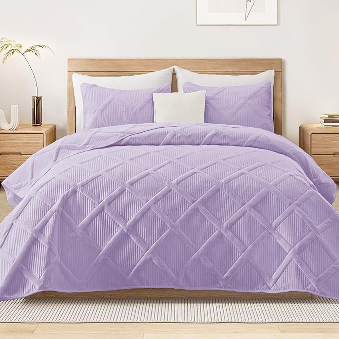 Exclusivo Mezcla King Quilt Set- Lilac Quilts Bedding Set with 2 Pillow Shams, Modern King Bedspread with Striped Pattern, Soft Lightweight Bedspreads Coverlets for All Seasons