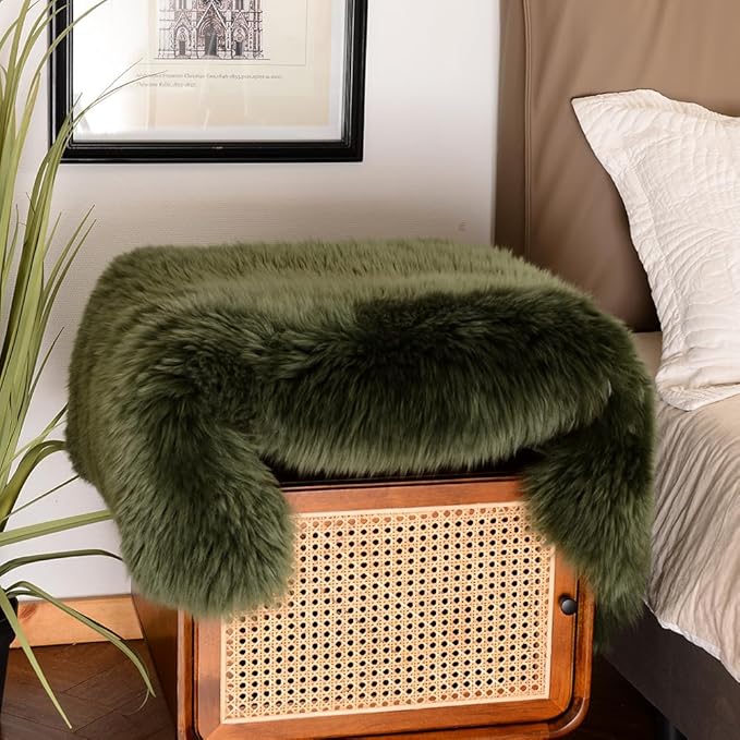 LLB Genuine Sheepskin Area Rug Wool Rug Fur Carpet Fluffy Shaggy Fur Rug for Living Room Kids Bedroom Real Sheepskin Throw Lambskin Rugs Sofa Mat Chair Seat Covers (Dark Green, 2 x 3 ft Sheepskin)