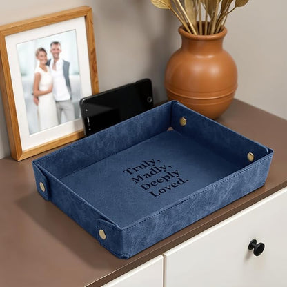Engraved PU Leather Valet Tray for Couples – Personalized Catchall with Custom Name – Organizer for Keys, Wallet, Jewelry – Romantic Gift – Blue