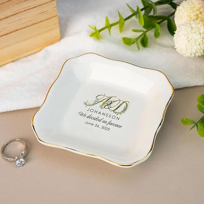 Personalized Mr. and Mrs. Ring Dish Engagement Gifts for Couples, Wedding Jewelry Tray Ring Holder, Gifts for Women Newlywed Future Bride To be, Anniversary Engaged Gift for Women