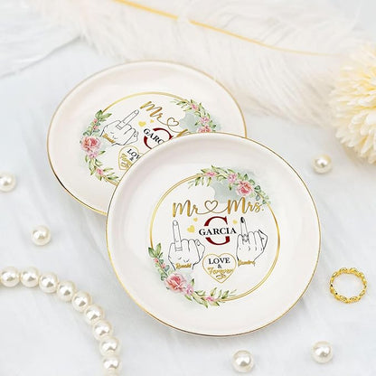 Custom Wedding Jewelry Tray Gifts for Newlyweds, Personalized Mr and Mrs Ring Dish, Engagement Ceramic Ring Holder, Love Keepsake Plate for Husband and Wife, Romantic Couple Gift