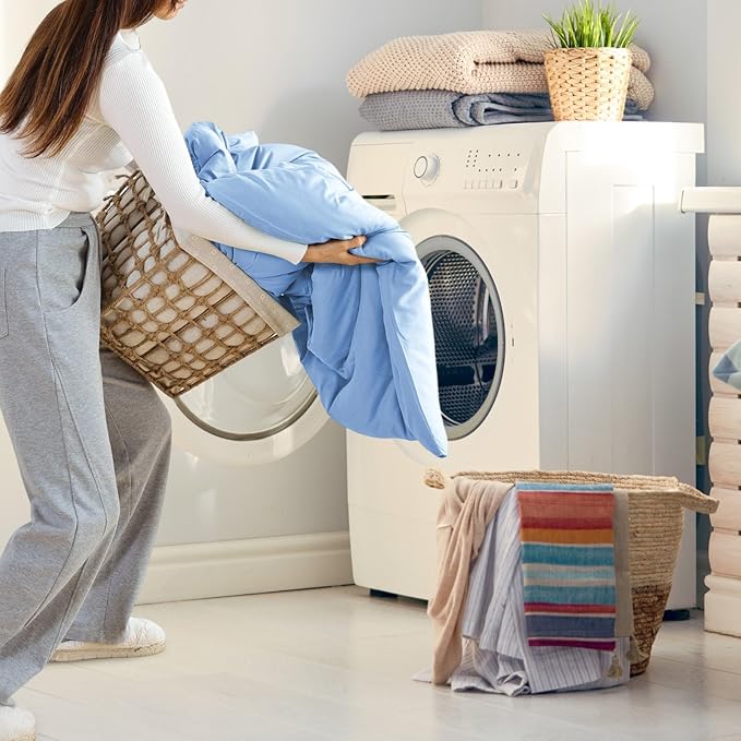 ROSGONIA Twin/Twin XL Comforter for College Girls Boys Light Blue,1 Comforter & 1 Pillowcase,Lightweight Twin Bedding Sets Kids Comforter Dorm Bedding