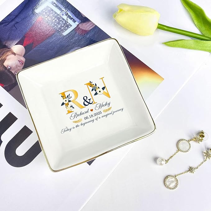 Custom Newlywed Jewelry Tray Gift for Bride and Groom, Personalized Mr and Mrs Ring Dish, Engagement Ceramic Trinket Plate, Gift for Wedding Keepsake, Romantic Ring Holder for Couples