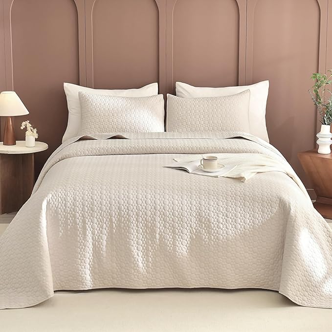 Sanracie Oversized Queen Quilt 102"*118",100% Cotton Bedspread Coverlet Lightweight Wheat Colored Extra Large 3Pcs Circular Quilting Queen bedspreads Cozy Cloud Quilt Bedding for All Season