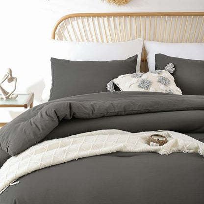 ROSGONIA Oversized King Comforter 120x120, 3pcs Super King Comforter (1 Dark Gray Comforter & 2 Pillowcases) Lightweight Warm Bedding Blanket Quilt