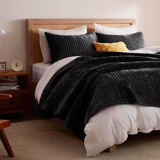 LEAONME Velvet Quilt California King Size 118''x106'', Lightweight Black Velvet Comforter Set with 2 Matching Shams, Soft Cross Stitch Bedspread Coverlet, Oversized King Bedding Set for All Season