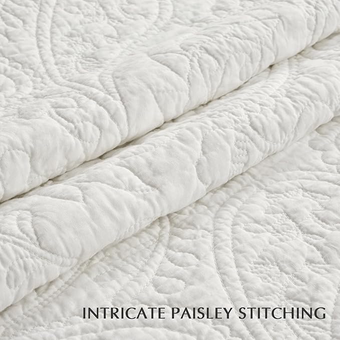 EVERGRACE 100% Cotton Paisley Quilt Set, Oversized King 3 Piece Set – Prewashed Lightweight Bedspread with 2 Shams, Soft & Breathable Matelasse Coverlet for All-Season Comfort, Bright White