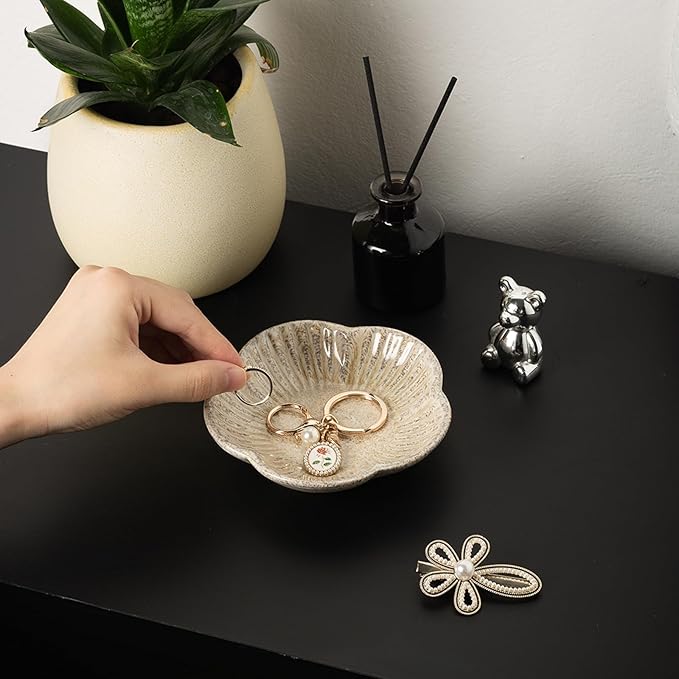 Flower Shape Ring Tray, Key Bowl, Ceramic Trinket Tray Decorative Jewelry Dish for Rings Necklace Earring Key Watch, Home Decoration for Friend Sister Mom