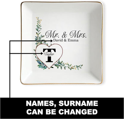 Personalized Wedding Jewelry Tray for Couple, Custom Mr and Mrs Ring Dish, Engagement Trinket Plate, Bridal Shower Ring Holder, Ceramic Keepsake Tray, Romantic Gift for Wife Husband