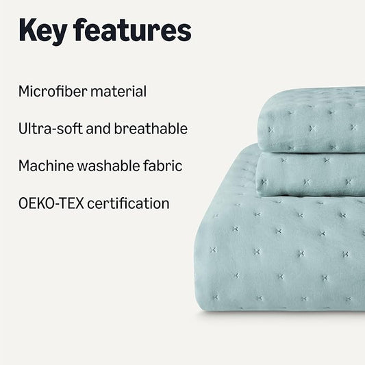 Amazon Basics Brushed Microfiber Quilt Set, Extra Soft with Natural Texture, 3-Piece,King, Blue