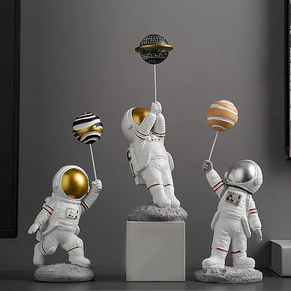 BUTILIVEEN Astronaut Decor, Astronaut Balloon Figurines and Sculptures, Space Themed Bedroom, Desktop, Shelf Decor, Gifts for Space Lovers