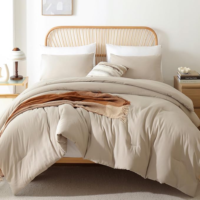 ROSGONIA Queen Comforter Set Light Khaki,3pcs Bedding Comforter Sets(1 Khaki Comforter & 2 Pillowcases) All Season Lightweight Bedspread Blanket Quilt