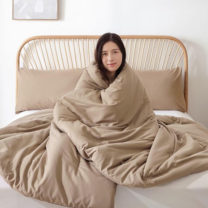 ROSGONIA Oversized Queen Comforter Taupe Brown, 3pcs (1 Comforter & 2 Pillowcases) Lightweight Oversized Queen Comforter Sets Bedding Blanket Quilts