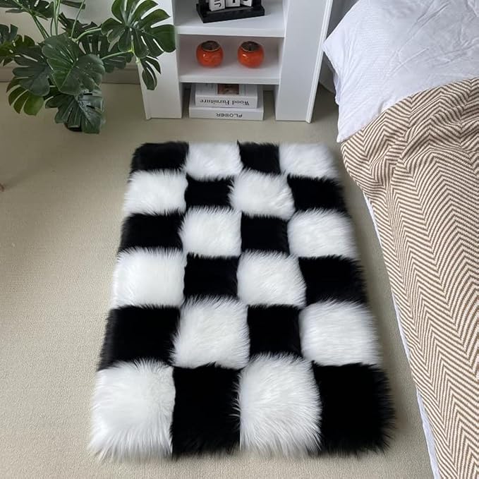 Fluffy Faux Fur Black and White Checkered Rug，Small Area Rug,2x4 Ft Ultra Soft Shaggy Plush Rug for Bedroom Living Room Bedside Nursery Kids Room