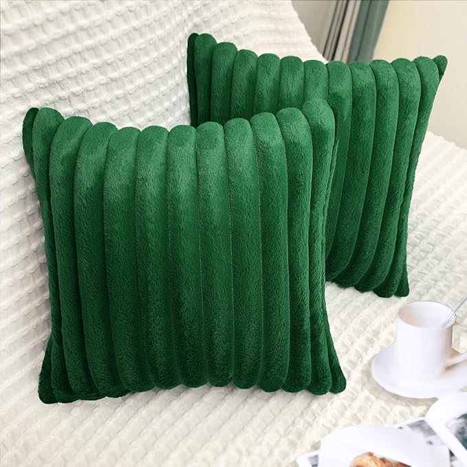 2 Pack 22x22 Pillow Cover Velvet Pillow Covers, Faux Fur Square Throw Pillow Covers for Living Room Decorations Throw Pillow Case, Throw Pillow Cover Cushion Cover for Sofa Bedroom Car, Dark Green