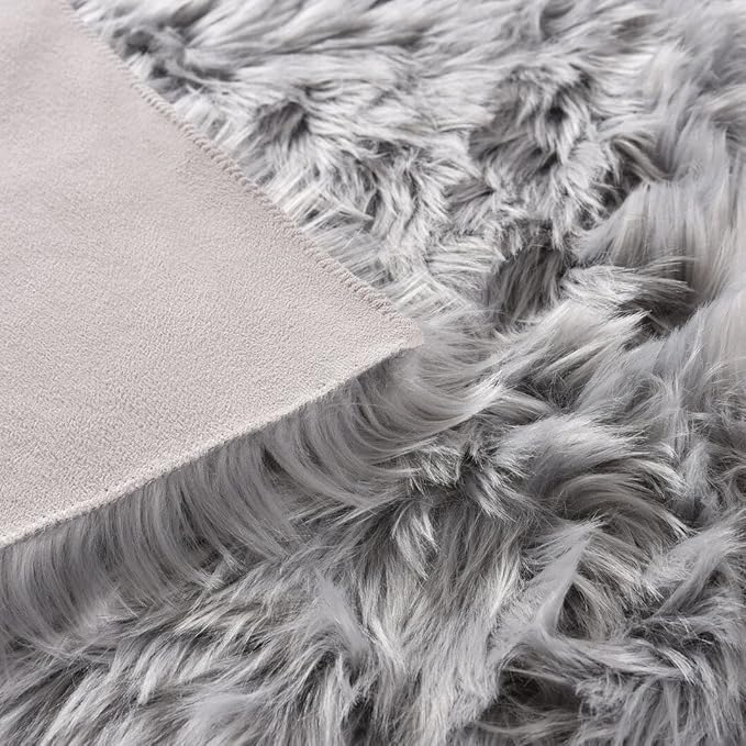 Silver Grey Plush Faux Sheepskin Fur Area Rugs for Bedroom Nursery Washable Shag Rug 4x6 Rectangle Rug