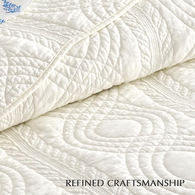 EVERGRACE 100% Cotton Scallop Quilt Set, King Size 3 Piece Set – Lightweight Bedspread with 2 Shams, Soft Prewashed Matelasse Coverlet for Cozy and Elegant Bedding, Ivory Cream