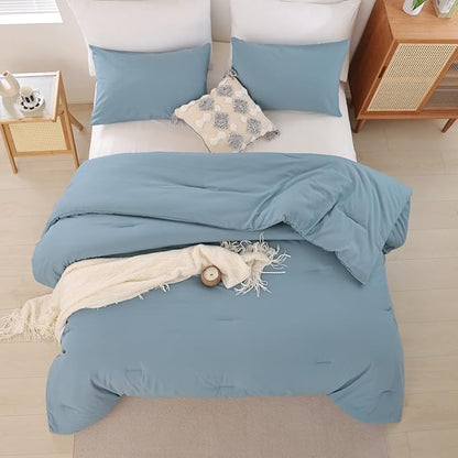 ROSGONIA Oversized King Comforter Dusty Blue, 3pcs (1 Boho Comforter & 2 Pillowcases) Lightweight Oversized King Size Comforter Sets Bedding Blanket