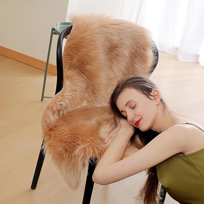 Faux Fur Rug Sheepskin Shag Fluffy Fuzzy Beige 2x3 ft Small Rugs for Bedroom Bedside Bed Floor Living Room Plush High-Density Cushion Carpet Super Sofa Cover