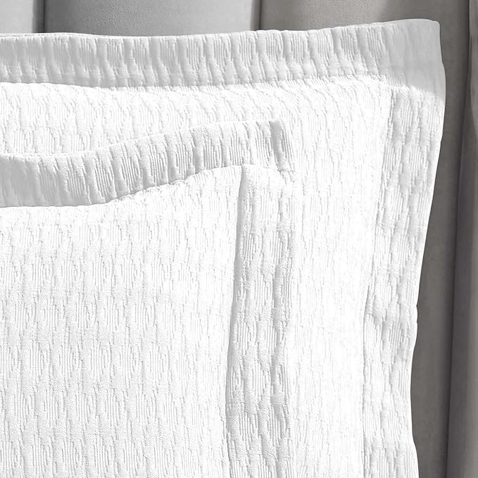 Superior 3 Piece Cotton Bedspread Set, Home Bed Decor, Decorative Bed Spread, 2 Pillow Shams, Medium Weight Blanket, Matelasse Coverlet, Bedding Essentials, Calvert Collection, Full, White