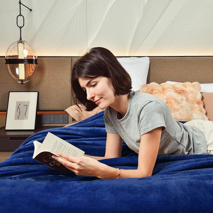 KAWAHOME Sherpa Fleece Throw Blanket for Bed - Extra Warm and Heavy Thick Throw Blankets for Winter, Super Soft 500GSM Plush Blanket, 50"X 60" Navy Blue