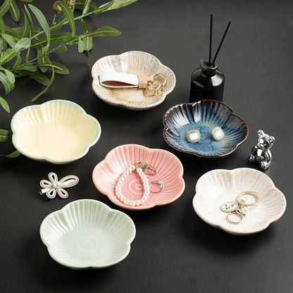 Flower Shape Ring Tray, Key Bowl, Ceramic Trinket Tray Decorative Jewelry Dish for Rings Necklace Earring Key Watch, Home Decoration for Friend Sister Mom
