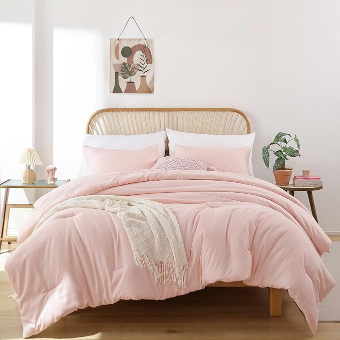 ROSGONIA Oversized Queen Comforter Blush, 3pcs (1 Comforter & 2 Pillowcases) Lightweight Oversized Queen Comforter Sets Bedding Blanket Quilts