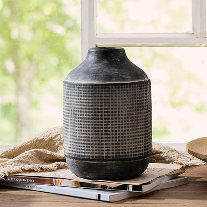 SIDUCAL Ceramic Rustic Farmhouse Vase, Sand Glaze Finish Boho Vase, Pottery Decorative Flower for Home Decor, Table, Living Room Decoration, Shelf Decor, Mantel, 7.4 Inch, Black