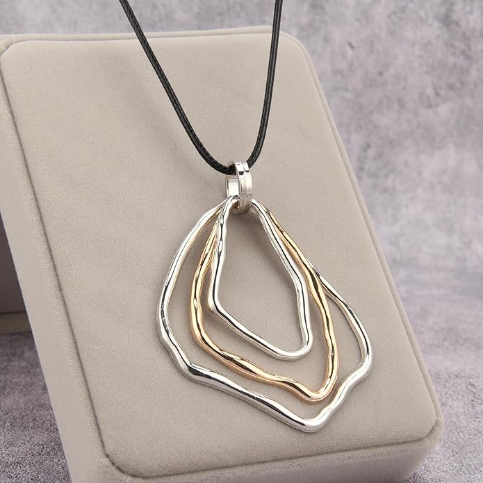 Leather Necklace for Women Boho Choker Necklace Long Cord Leather Pendant Bohemian Neckalce Vintage Alloy Pendant Leather Rope Necklace Wooden Necklaces for Women