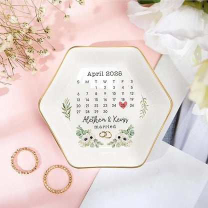 Personalized Wedding Date Ring Dish Gifts for Couples, Married Jewelry Tray Ring Holder, Wedding Gifts for Women Newlywed Future Bride To be, Anniversary Engaged Gift for Mr Mrs Wife Husband