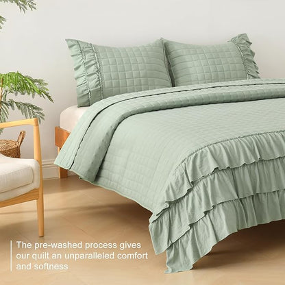 HORIMOTE HOME Asakusa Green Ruffled Quilt Set Twin Size, Geometric Square Stitched Pattern, Pre-Washed Farmhouse Shabby Chic Microfiber Lightweight Bedding Set Bedspread Coverlet for All Season