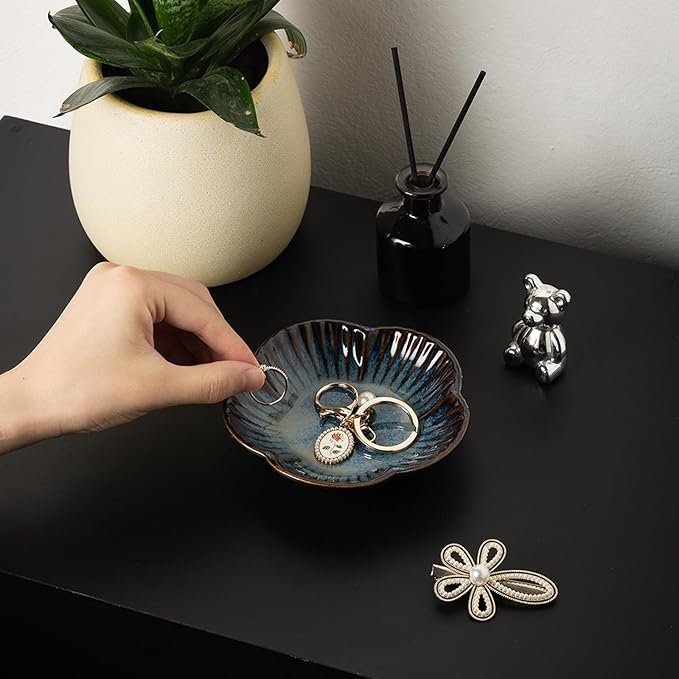 Flower Shape Ring Tray, Key Bowl, Ceramic Trinket Tray Decorative Jewelry Dish for Rings Necklace Earring Key Watch, Home Decoration for Friend Sister Mom