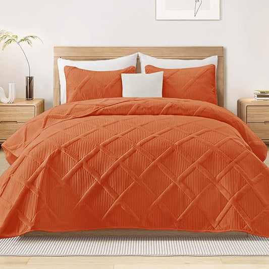 Exclusivo Mezcla Quilts Queen Size - Burnt Orange Quilt Set Bedspread with 2 Pillow Shams, Modern Bedding Set with Striped Pattern, Soft Lightweight Bedspreads Queen Size for All Seasons