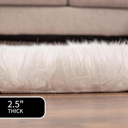 White Fluffy Faux Fur Rug, 5 ft Round – Soft and Cozy Circle Rug for Kids Room, Nursery, Bedroom, or Living Room – Plush Shaggy Carpet for Home Decor