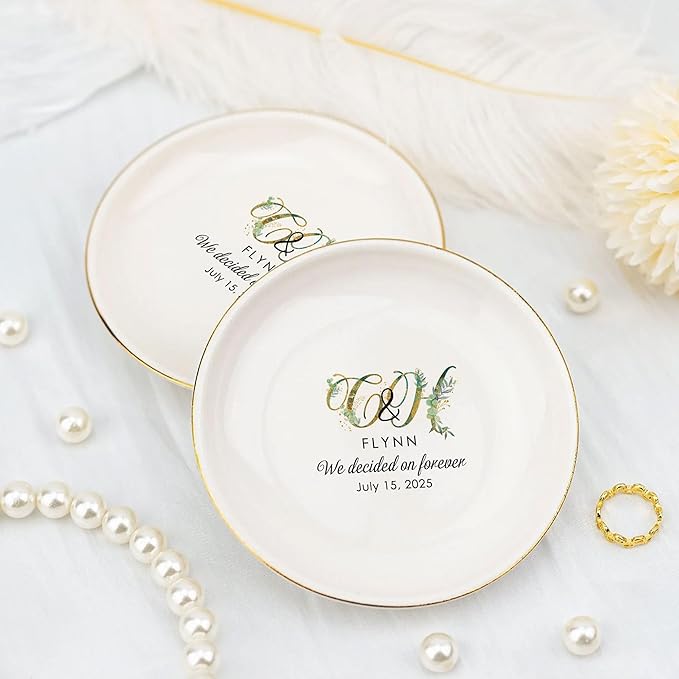 Personalized Mr. and Mrs. Ring Dish Engagement Gifts for Couples, Wedding Jewelry Tray Ring Holder, Gifts for Women Newlywed Future Bride To be, Anniversary Engaged Gift for Women