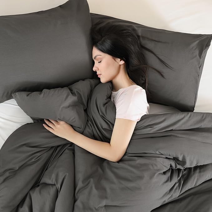 ROSGONIA Oversized King Comforter 120x120, 3pcs Super King Comforter (1 Dark Gray Comforter & 2 Pillowcases) Lightweight Warm Bedding Blanket Quilt