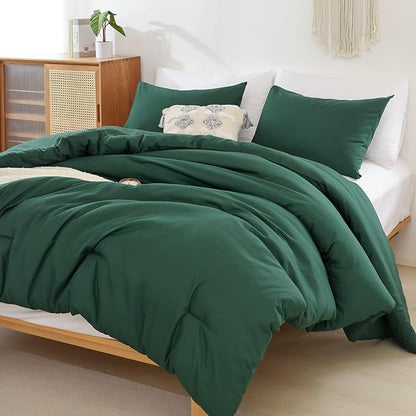 ROSGONIA Oversized Queen Comforter Emerald Green, 3pcs (1 Green Comforter & 2 Pillowcases) Lightweight Oversized Queen Comforter Sets Bedding Blanket Quilts