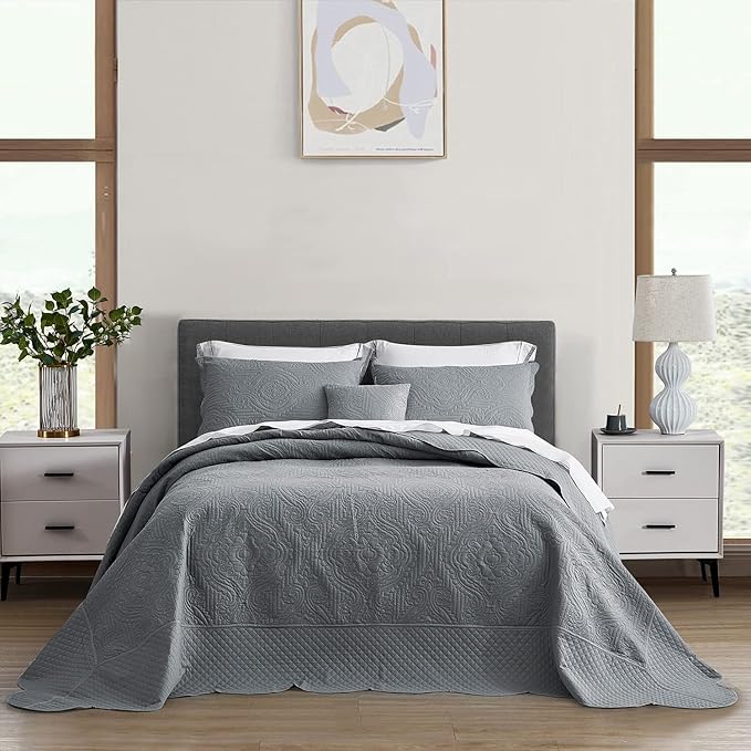 HZ & HY Oversized King Bedspread 138x122 Extra Wide, Ultrasonic Coverlet Bedding Set, Lightweight Thin Comforter, Reversible, 5 Piece, 100% Microfiber, California/Alaskan King, Grey