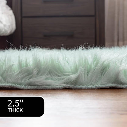 4 x 6 ft Fluffy Mint Green Faux Sheepskin Rug – Large Faux Fur Carpet for Bedroom or Living Room – Plush and Inviting Sheepskin Decor