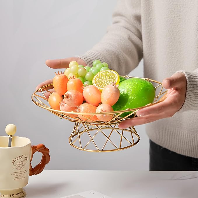 Large Metal Wire Fruit Bowl, Round Mesh Fruit Basket for Kitchen Countertop, Modern Decorative Bread Vegetable Storage Holder Organizer(Gold)
