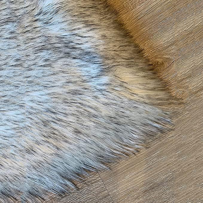 LAMBZY High Pile Super Soft Faux Sheepskin Rug (White/Black, 2'x3')